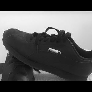 Men’s Puma shoes